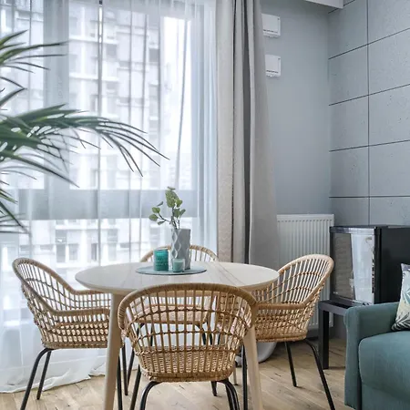 Grzybowska 37 Corolla Exclusive *