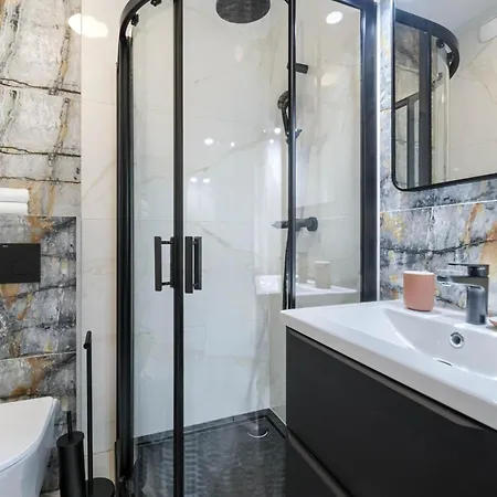 Grzybowska 37 Corolla Exclusive *