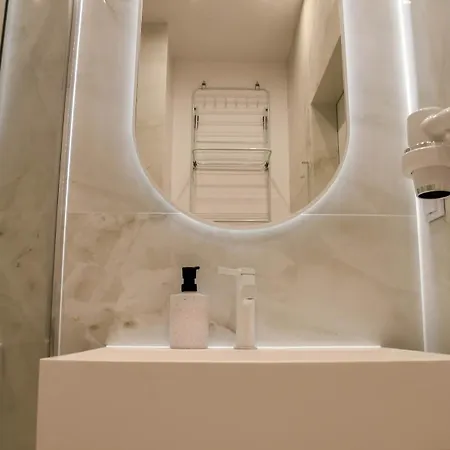 Grzybowska 37 Corolla Exclusive *