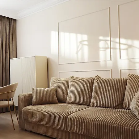 Grzybowska 37 Corolla Exclusive * Varsovia