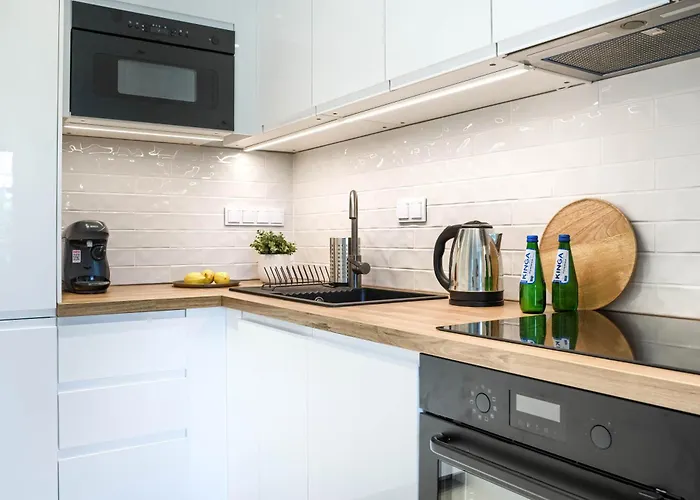 Grzybowska 37 Corolla Exclusive Varsó