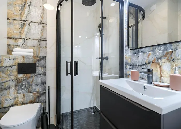 Grzybowska 37 Corolla Exclusive *