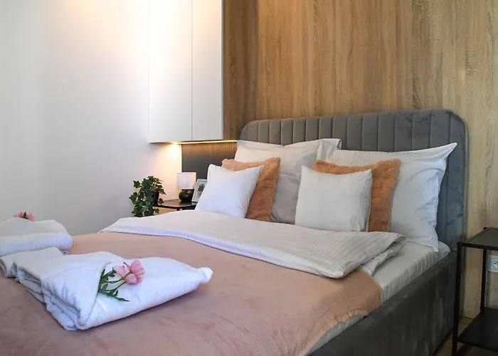 Grzybowska 37 Corolla Exclusive