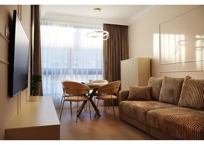 Grzybowska 37 Corolla Exclusive Varsó