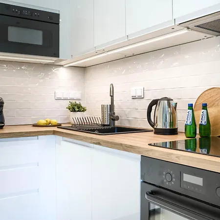 Grzybowska 37 Corolla Exclusive Варшава