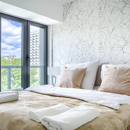 Grzybowska 37 Corolla Exclusive Апартаменты *