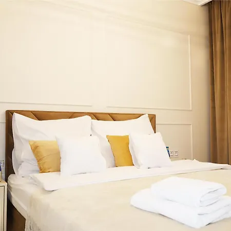 Grzybowska 37 Corolla Exclusive Варшава